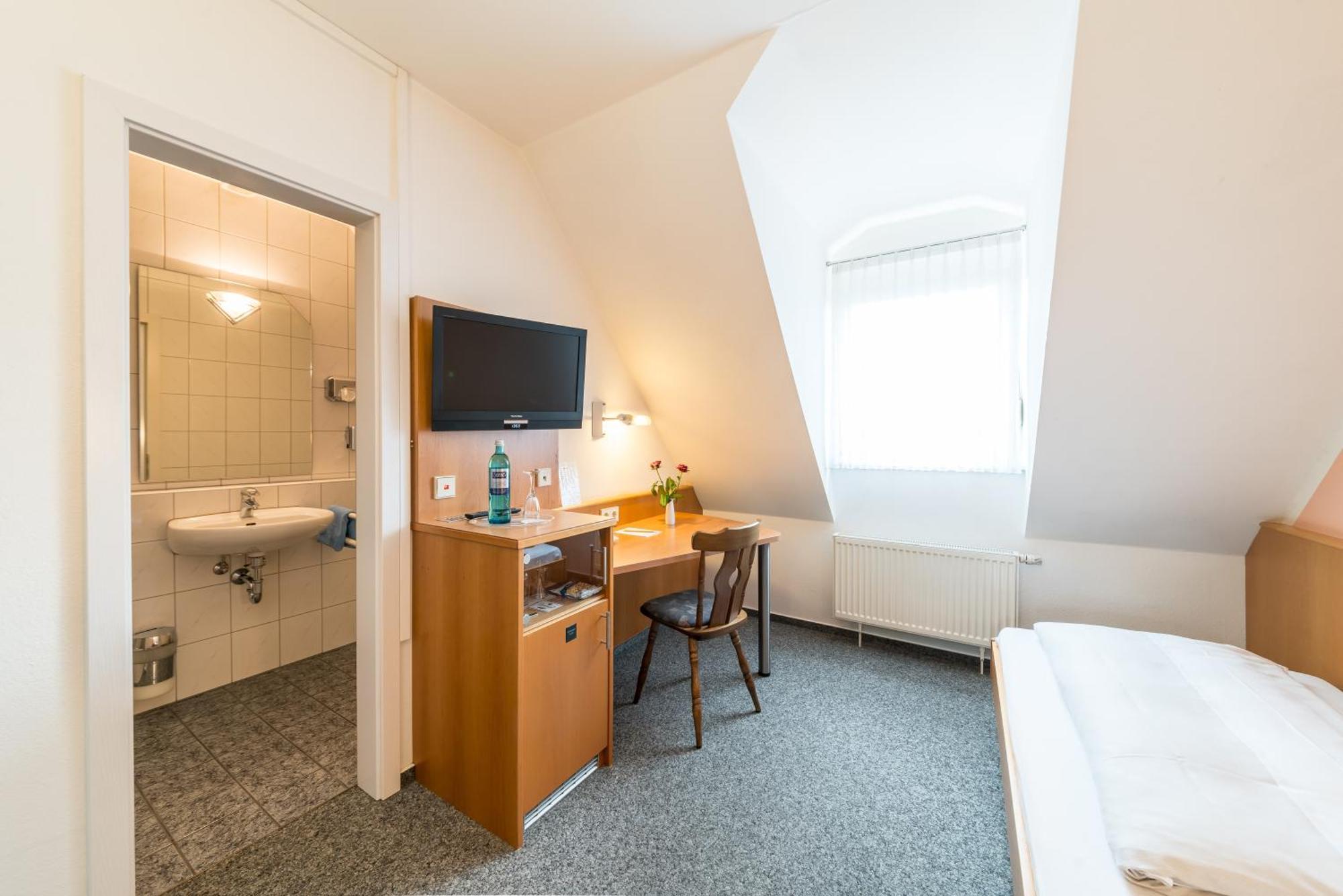 Hotel Restaurant Vater Rhein فورث آم راين الغرفة الصورة