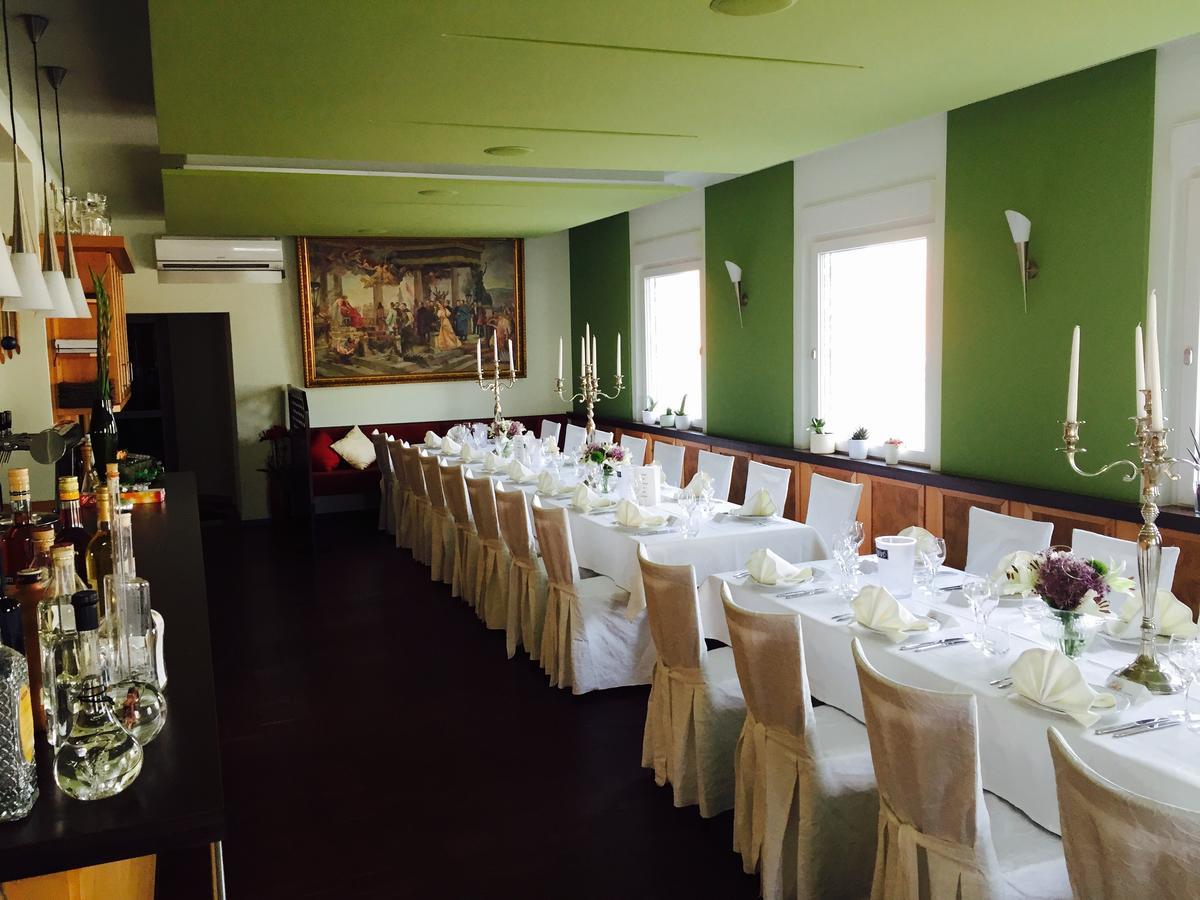Hotel Restaurant Vater Rhein فورث آم راين المظهر الخارجي الصورة