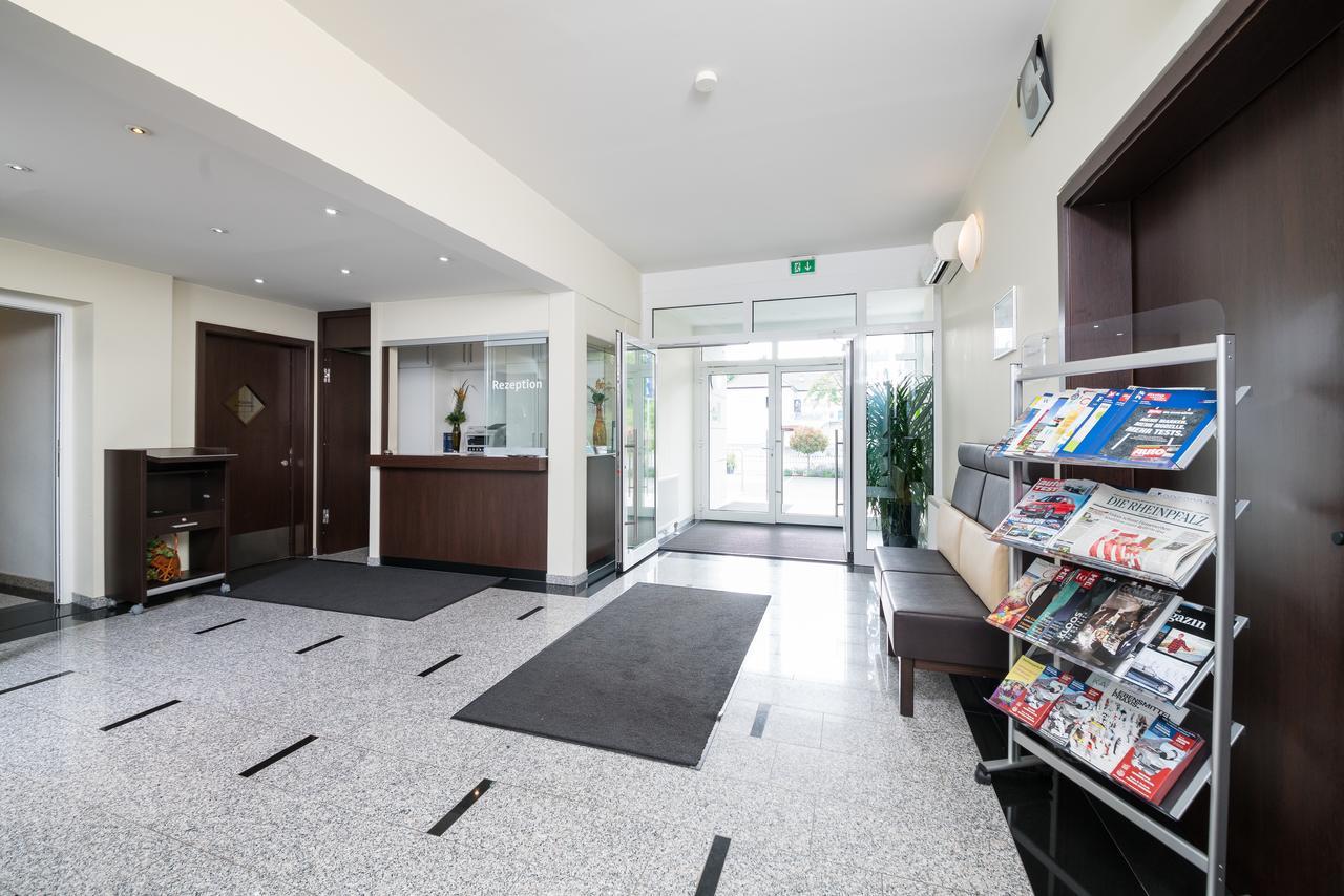 Hotel Restaurant Vater Rhein فورث آم راين المظهر الخارجي الصورة